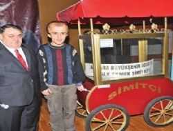 Engelliler simit camekanlarıyla güldü