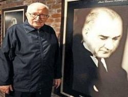 Dünya Milletlerinin Gözüyle Atatürk