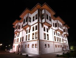 MHP yeni bir logo önerdi