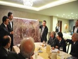 Tünel yola yeşil ışık