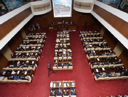 Yeni üyeler eski raporu oyladı