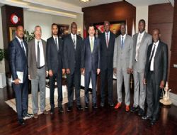 Afrika Birliği'nden Başkan Ak'a ziyaret