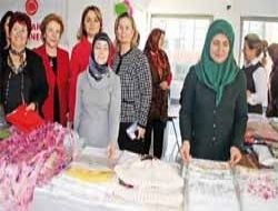 Şehit yakınları için kermes düzenlediler