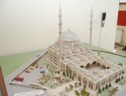 Ankara'nın 2. büyük camisi ibadete açıldı