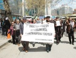 Emekliler Başbakanlığa yürüdü