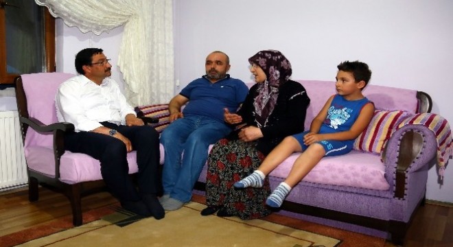 Başkan Ak'tan 15 Temmuz gazisi Cihat Ünal'a ziyaret