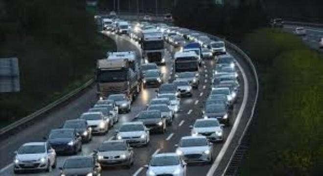 Bayramda Otoyollardan 8,4 Milyon Araç Geçti