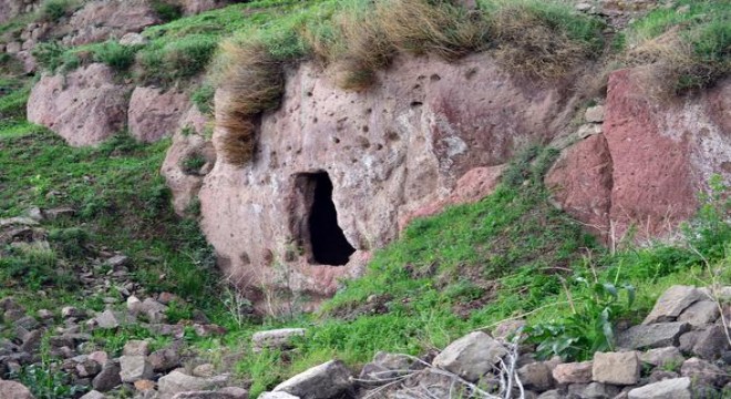 Çobanların ihbarıyla 52 odalı yeraltı şehri bulundu