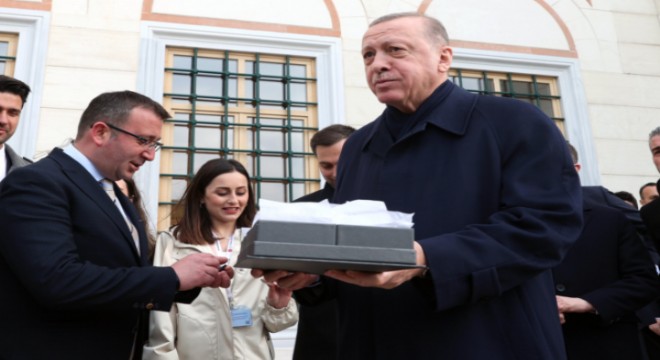 Cumhurbaşkanı Erdoğan, bayram namazını Büyük Çamlıca Camii'nde kıldı