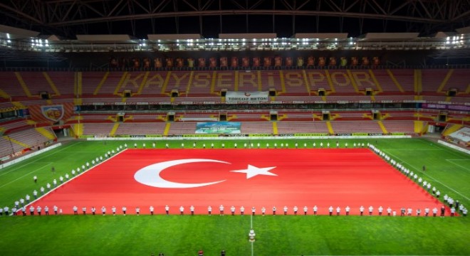 Dünyanın en büyük Türk Bayrağı Kayseri'de açıldı