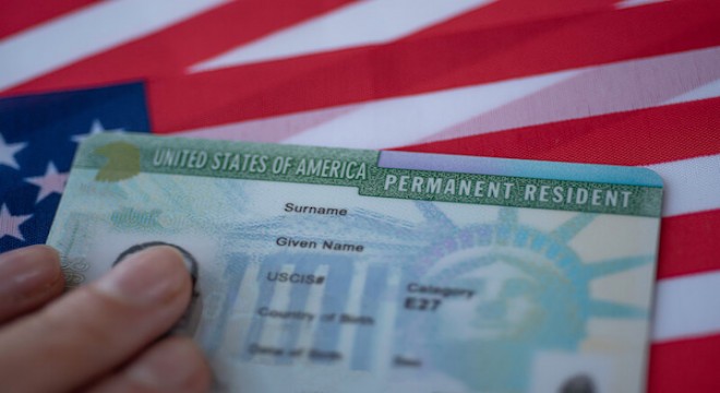 Göçmenler ABD'ye giden yolu Türk pasaportunda görüyor