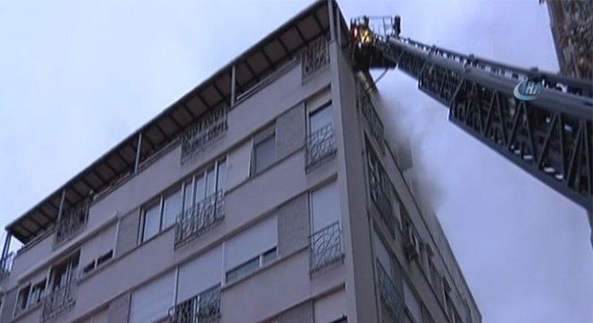 Kadıköy Moda'da korkutan yangın