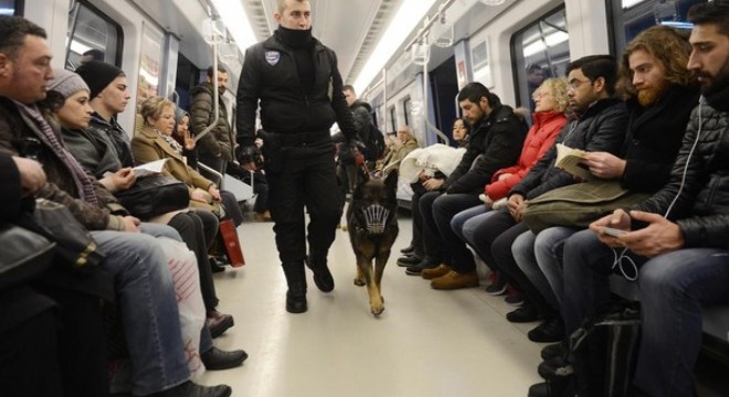 Metroda güvenlik onlara emanet
