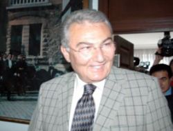 Küskün AKP'liler Baykal'ı aradı